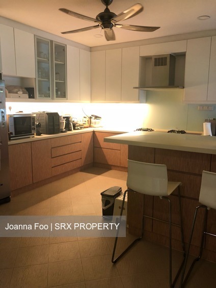 Townhouse Apartments (D9), Apartment #205955951